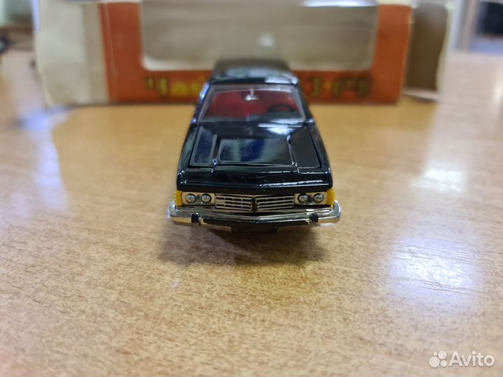 Модель СССР 1:43. Чайка Газ 14