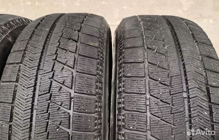 Bridgestone Blizzak VRX 215/60 R16