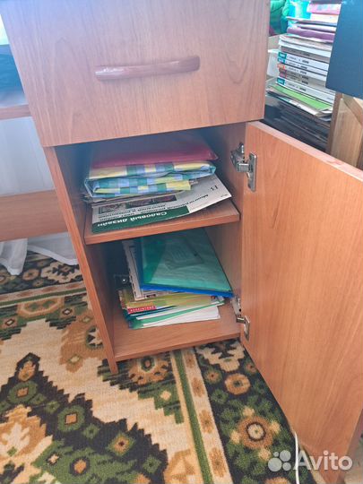 Письменный стол