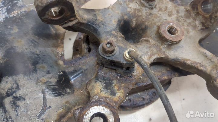 Ступица (кулак, цапфа) левая передняя BMW 3 E36