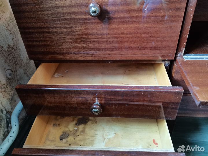 Тумбочки деревянные