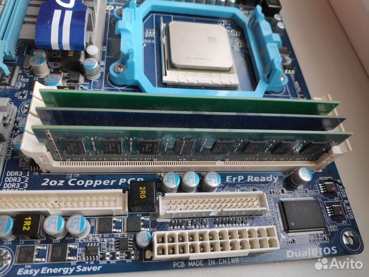 Комплект: gigabyte GA-880GM+Phenom II X4+ озу