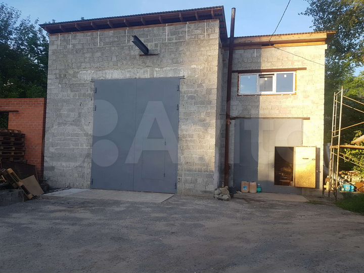 Гараж, > 30 м²