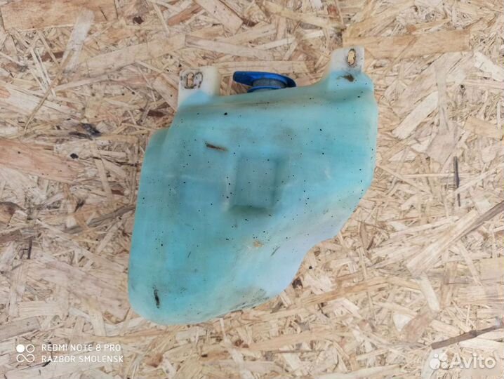 Бачок омывашки VW Golf 3 Vento