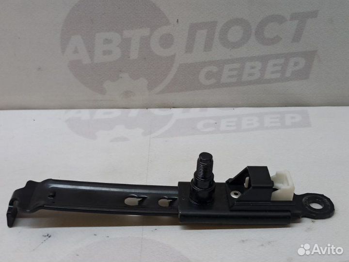 Механизм регулировки ремня безопасности передний