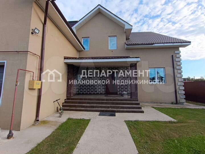 Коттедж 311 м² на участке 6,8 сот.