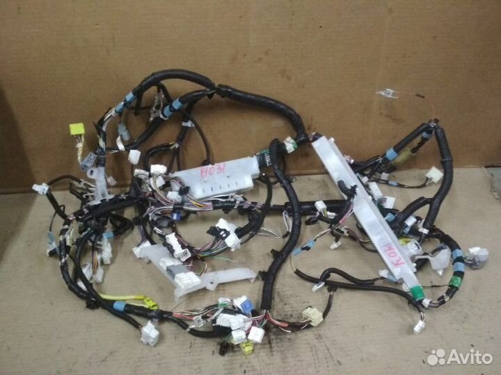 Проводка торпедо Toyota Sienna III 2011