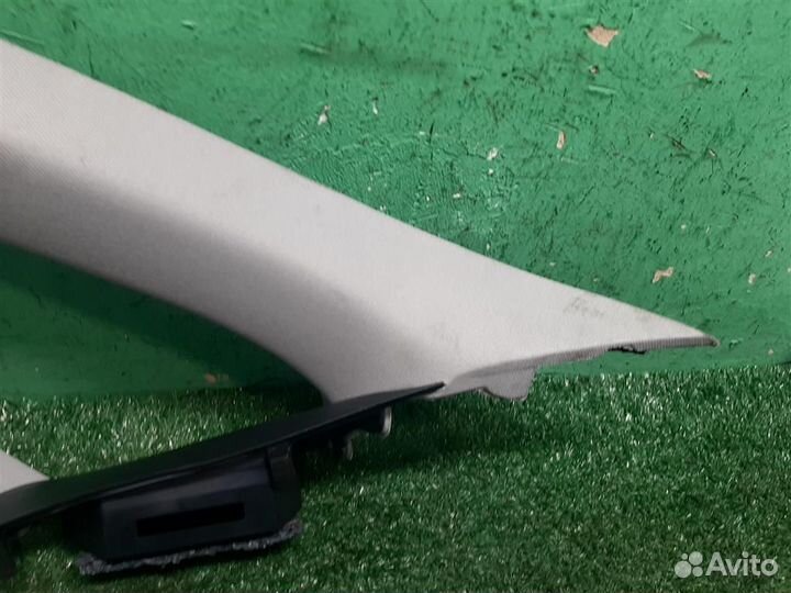 Обшивка левой стойки Toyota Verso R2 2009