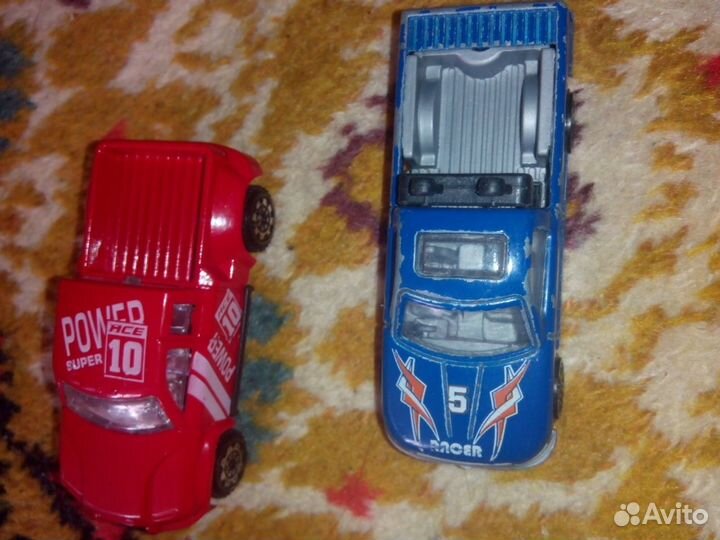 Машинки, роботы, игрушки из Макдональдс