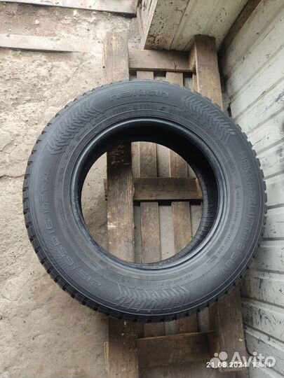 Nokian Tyres Hakkapeliitta 8 SUV 215/65 R16 102T