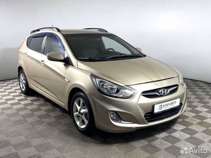 Hyundai Solaris 1.6 AT, 2012, битый, 124 000 км