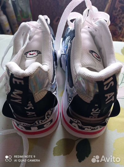 Кроссовки женские 38 размер новые