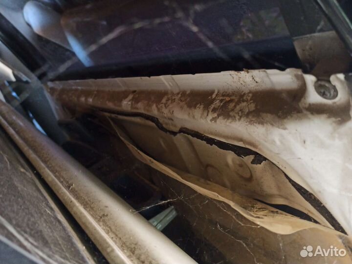 Дверь левая правая toyota ipsum sxm 10