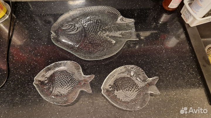 Набор 2 тарелки и блюдо рыбы. Стекло