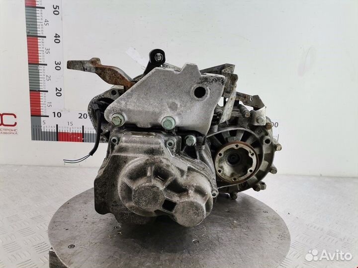 МКПП (механическая коробка переключения передач) V