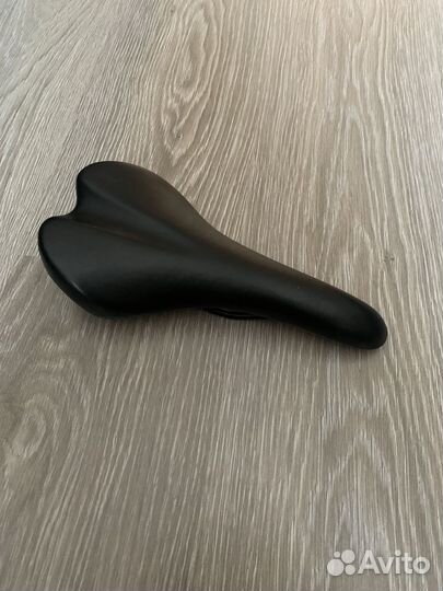 Седло для велосипеда кожаное