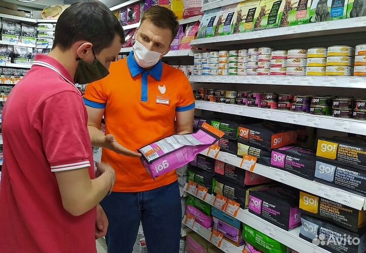 Продавец-консультант (бульвар Комарова, 24)