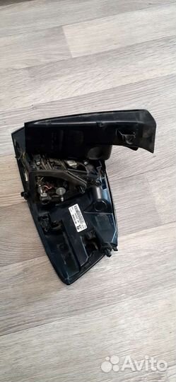 Peugeot 5008 левый задний фонарь (9811028080)