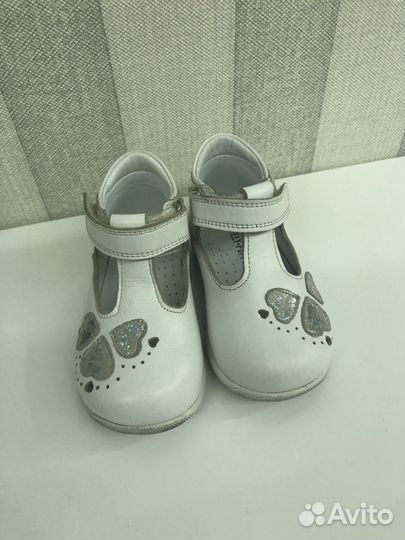 Сандалии для девочки