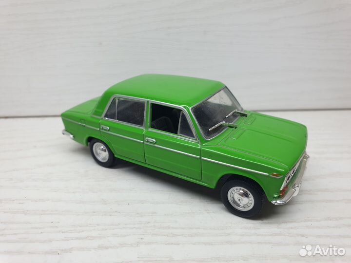 Ваз 2103 1/43 модель Деагостини