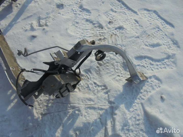 Телевизор левый Toyota Funcargo NCP21 1NZ-FE