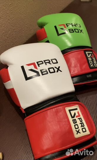 Боксерские перчатки ProBox 12 унц