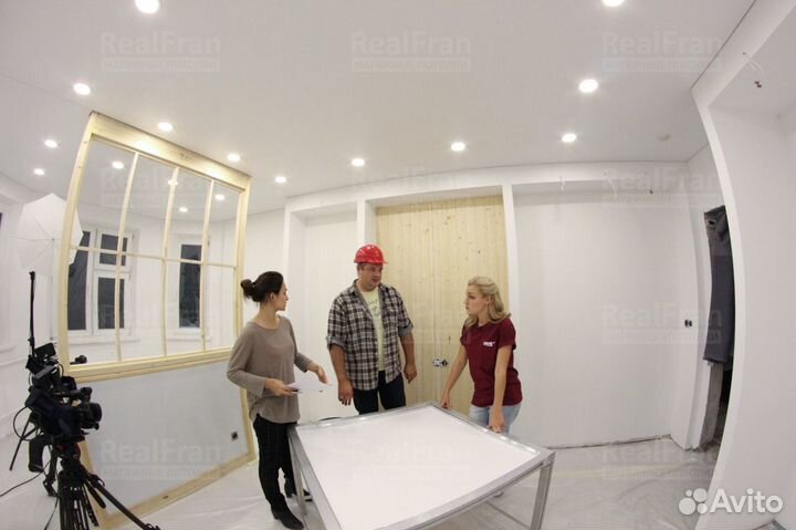 Натяжные потолки в клину
