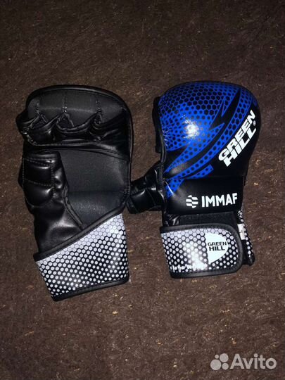 Боксерские перчатки