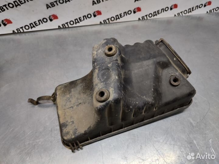 Корпус воздушного фильтра Toyota Camry SV30 1991 г