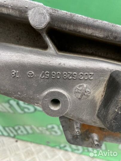 Подрамник Mercedes-Benz C-Class W203 OM646.963