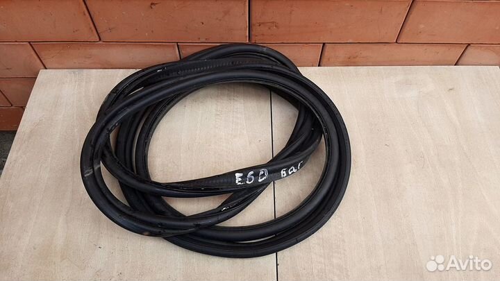 Уплотнитель крышки багажника BMW 5-Series E60