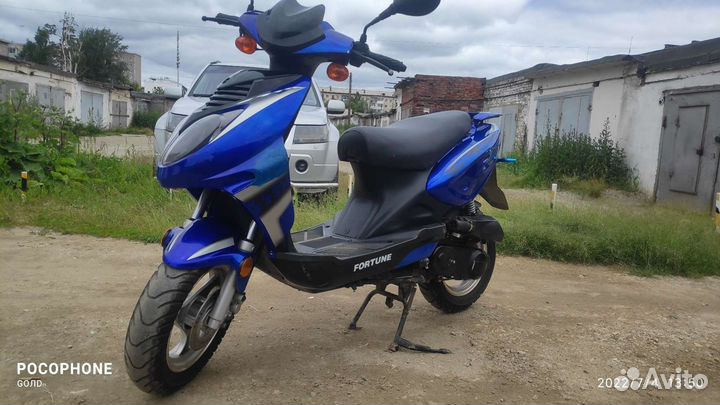 Скутер мопед