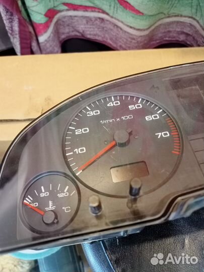 Приборная панель на Audi 80