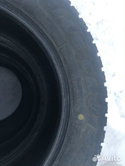 Bridgestone Ice Cruiser 7000 215/60 R16