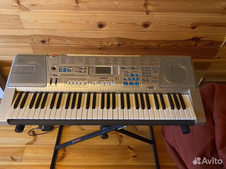 Синтезатор casio lk 300tv