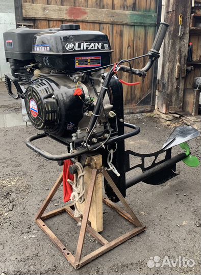 Продам лодочный мотор Бурлак (болотоход) 15л.с