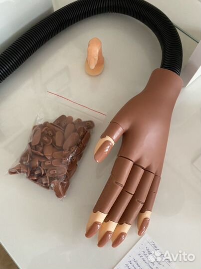 Рука для маникюра