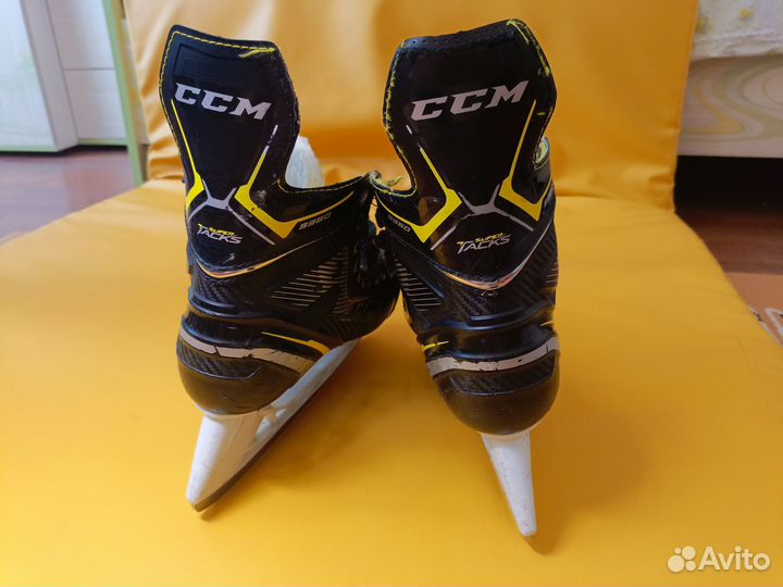 Коньки CCM Super Tacks 9360 SR 7D