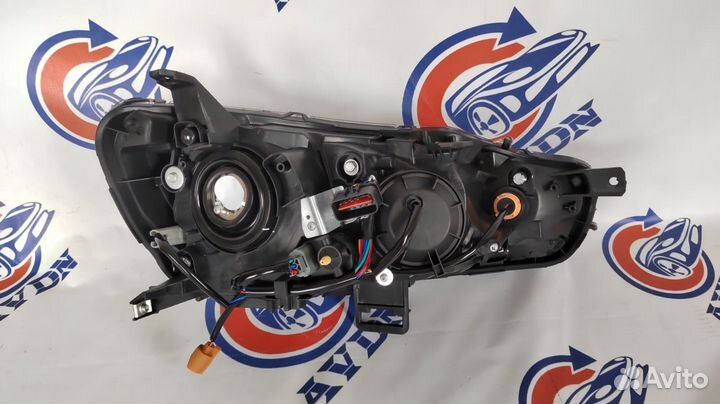 Фара Mitsubishi Outlander XL 10-12