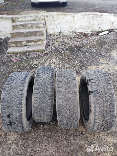 Bridgestone Blizzak DM-V1 215/65 R16