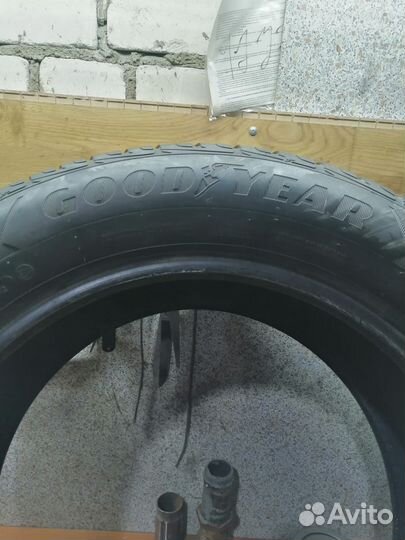 Goodyear UltraGrip Performance Gen-1 255/55 R18