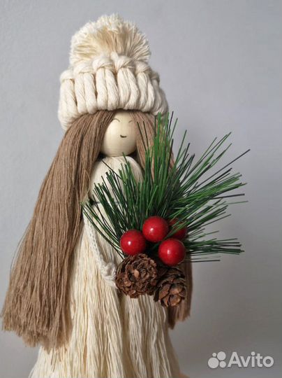 Куколка макраме 