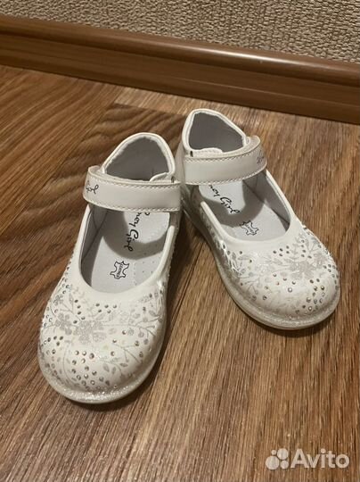 Туфли для девочки 24