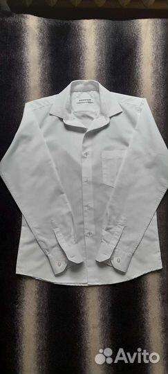 Белая школьная рубашка
