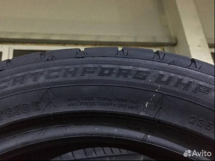 Windforce Catchfors UHP 235/45 R17 97W