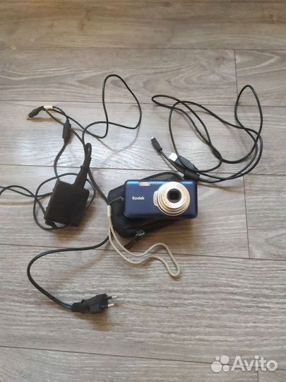 Компактный фотоаппарат Kodak easy share V1003