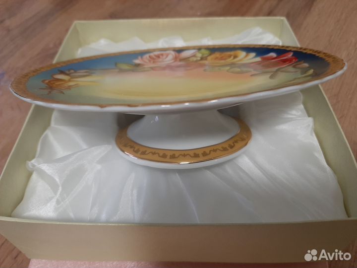 Блюдо на ножке