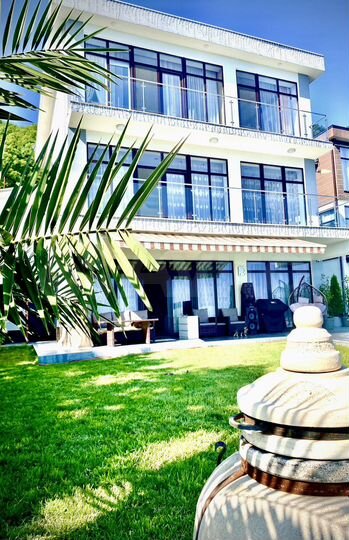 Дом 375 м² на участке 5 сот.