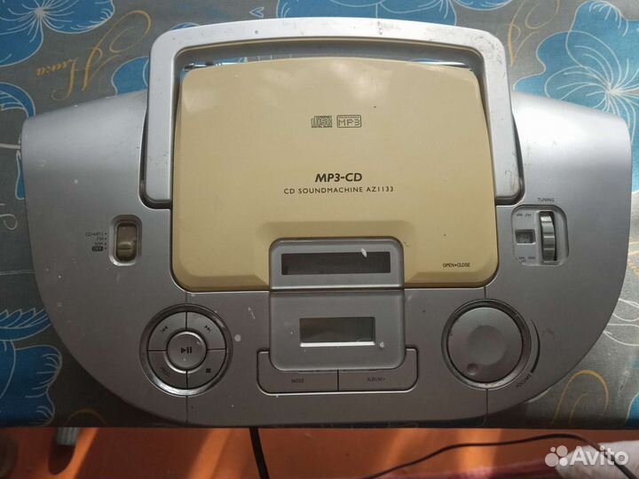 Магнитола cd Phillips az1133
