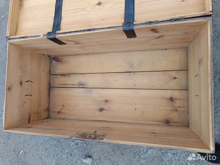 Сундук деревянный